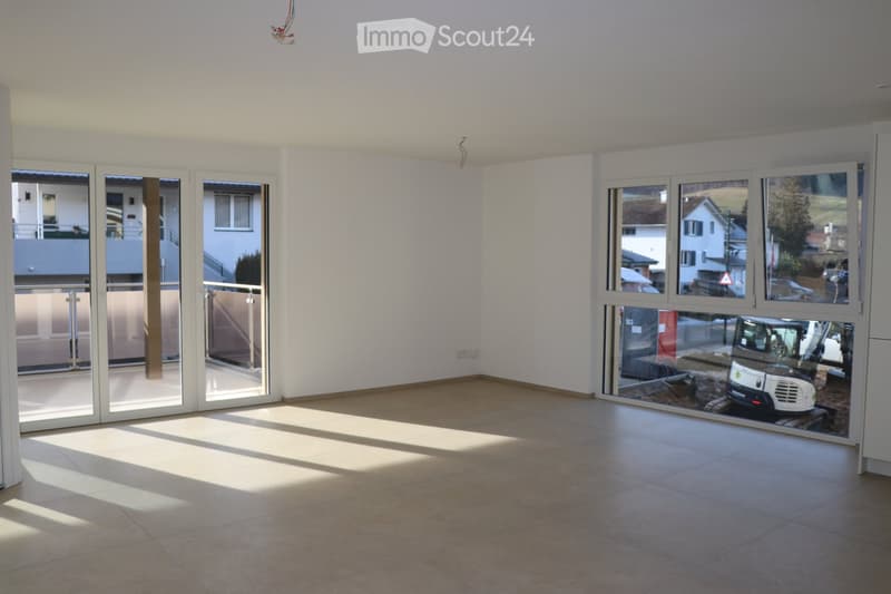 Empty room, sliding glass doors, balcony, tile flooring