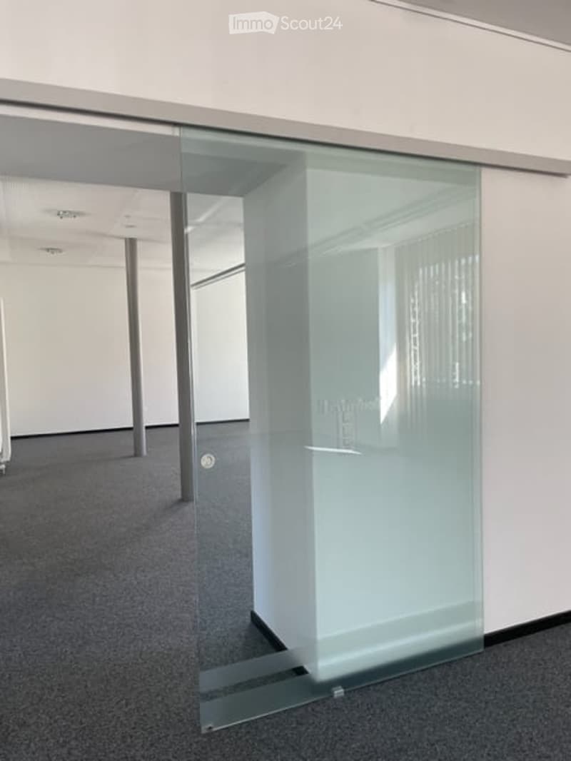 Grosszügiger Büro- / Therapie- oder Praxisraum in Schinznach Bad zu vermieten (7)