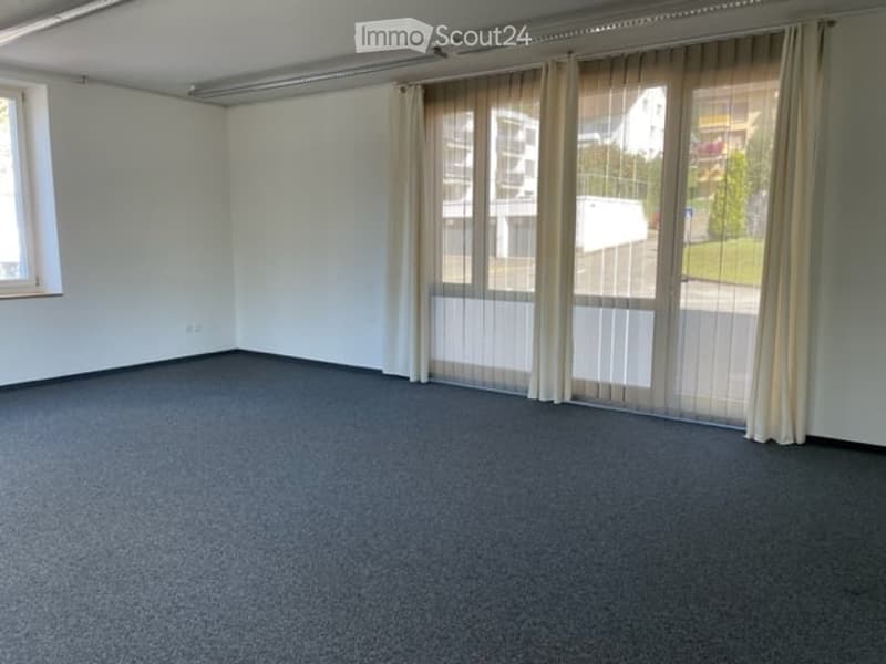 Grosszügiger Büro- / Therapie- oder Praxisraum in Schinznach Bad zu vermieten (5)