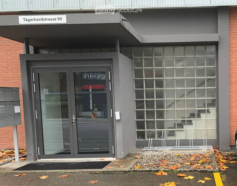 Bild 11 Haupteingang