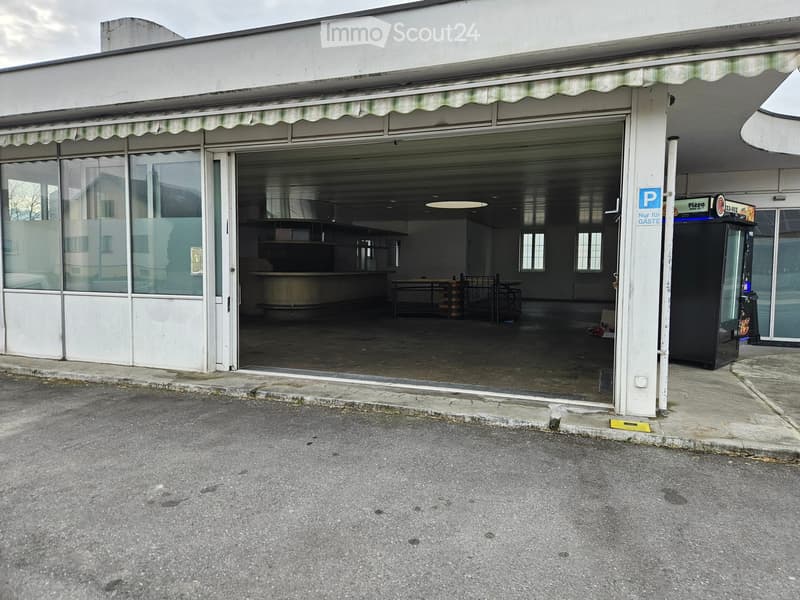 Locale di stoccaggio con 4 posti auto in affitto a St. Margrethen (3)