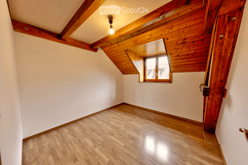 empty room, wooden floor, wooden ceiling, small window