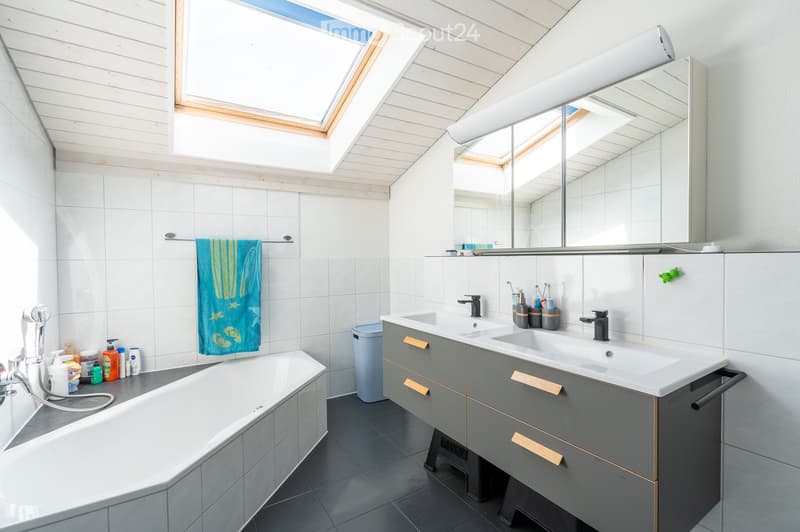 Maison jumelée de 5,5 pièces bien entretenue (7)