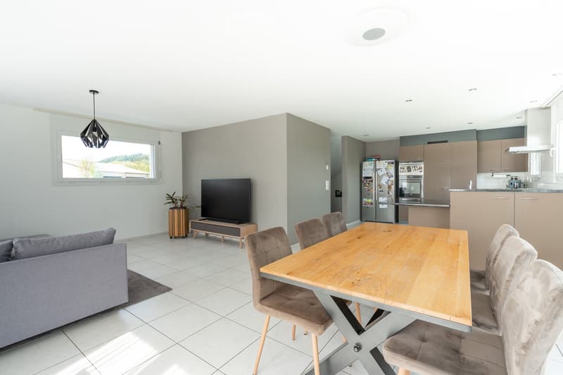 Maison jumelée de 5,5 pièces bien entretenue (5)