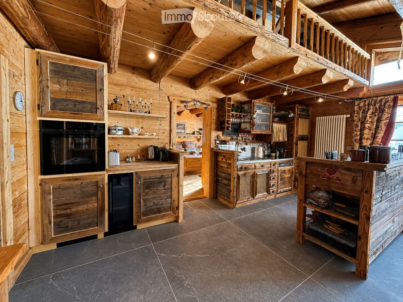 {"type": "Kitchen", "objects": ["refrigerator", "oven", "sink", "cabinets", "counter", "teapot", "cupboard", "faucet", "cup", "cupboard", "cupboard", "cupboard", "cupboard", "cupboard", "cupboard", "cupboard", "cupboard", "cupboard", "cupboard", "cupboard