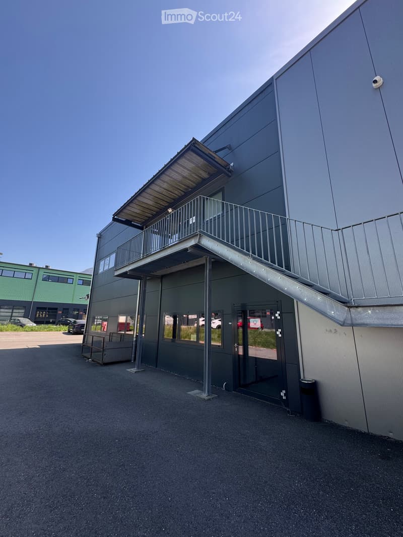 Büro mit Möbeln in Bex und 4 Parkplätzen (8)