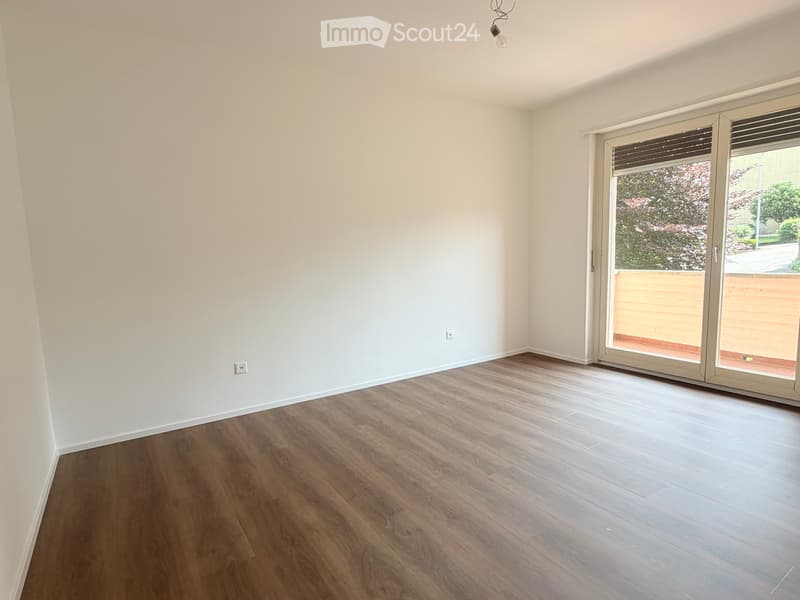 Helles 3.5-Zimmer-Wohnung mit Balkon in Mendrisio renoviert (5)