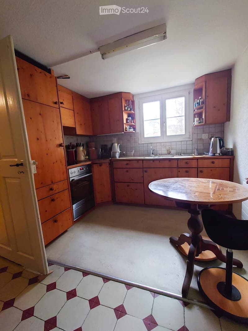 Incantevole casa unifamiliare di 8,5 locali con appartamento separato (12)