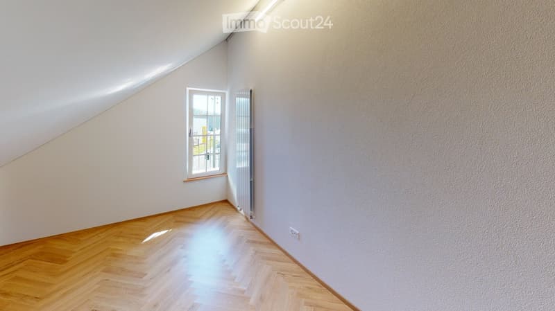 empty room, wooden floor, white walls, window, radiator
