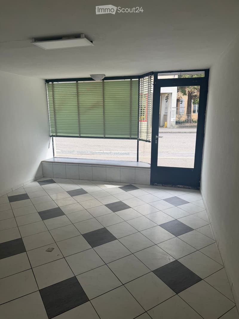 Immeuble de rendement avec fort potentiel de développement – Mixte habitation et commercial (2)