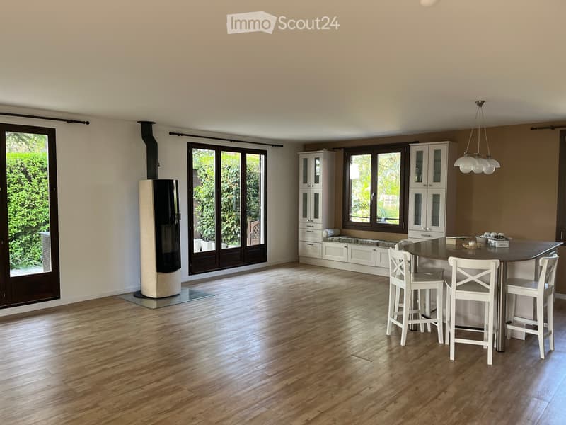 Sehr schönes 6-Zimmer-Haus + Büro, mit privatem Garten in Vésenaz (3)