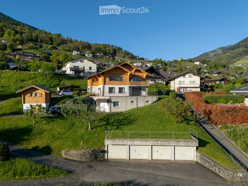 Prächtiges Chalet-Haus mit 7 Zimmern und Panoramablick auf Monthey (3)