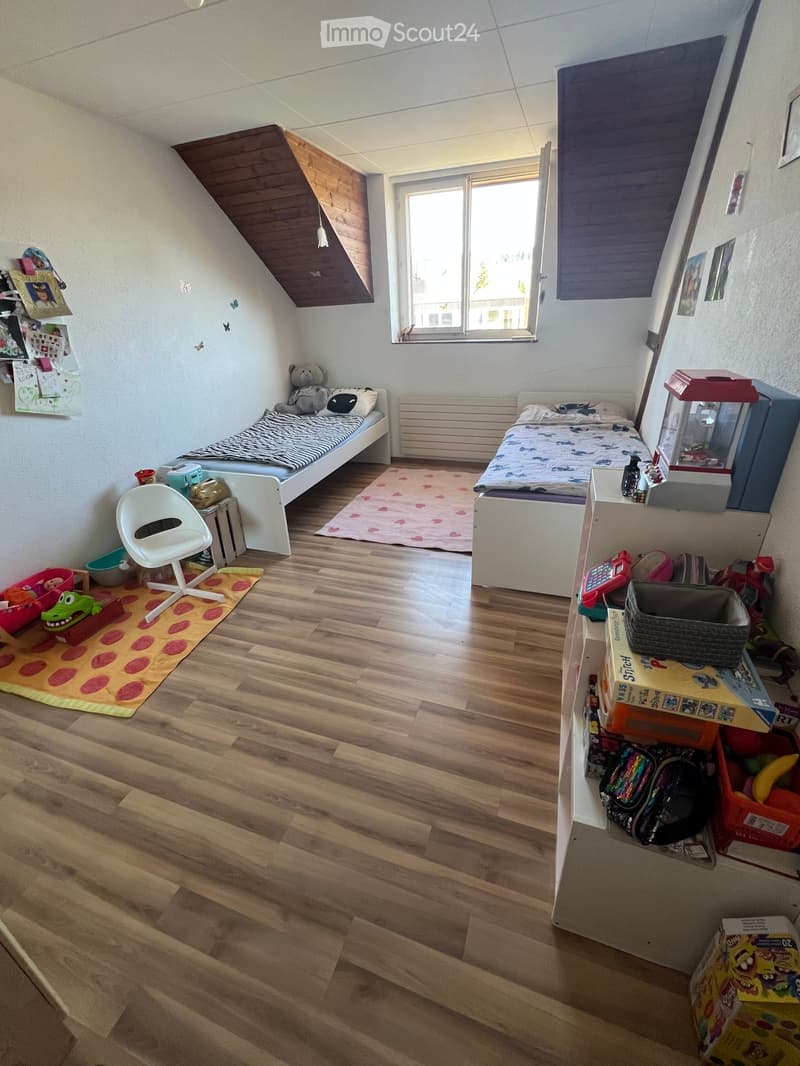 Magnifico duplex di 6 locali con fascino in un edificio storico a Le Locle (4)