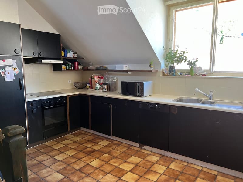 Magnifico duplex di 6 locali con fascino in un edificio storico a Le Locle (7)