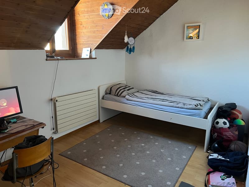 Magnifico duplex di 6 locali con fascino in un edificio storico a Le Locle (3)