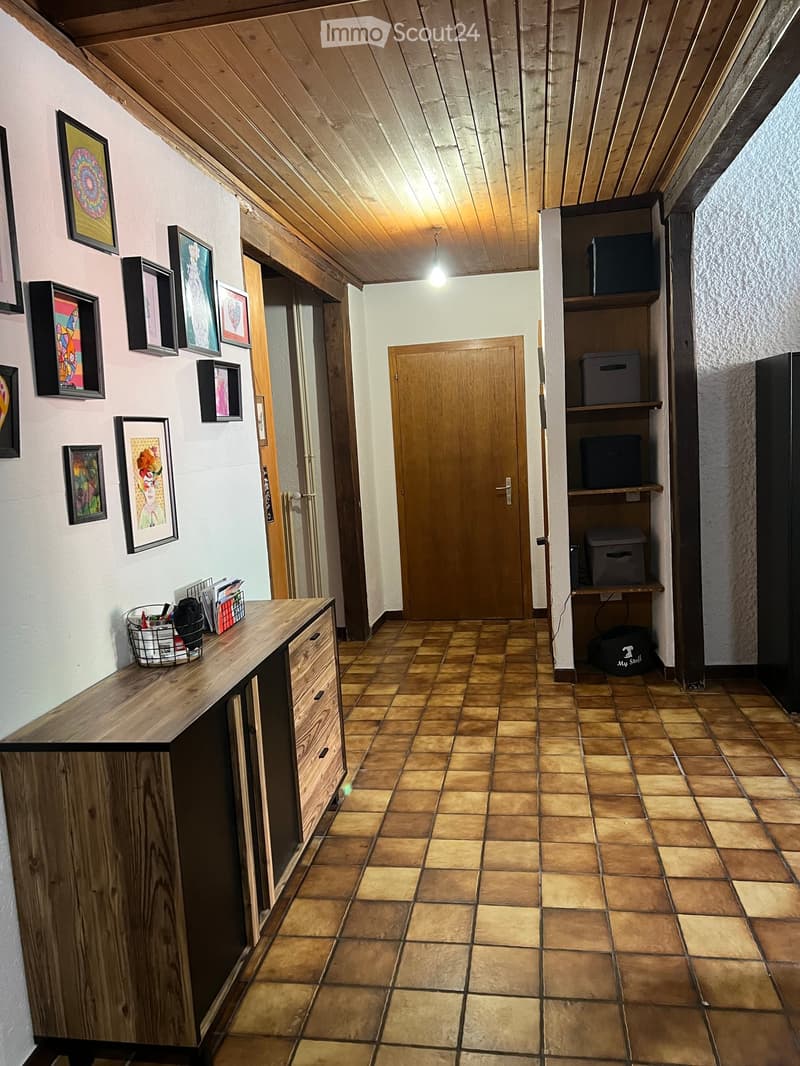 Magnifico duplex di 6 locali con fascino in un edificio storico a Le Locle (8)