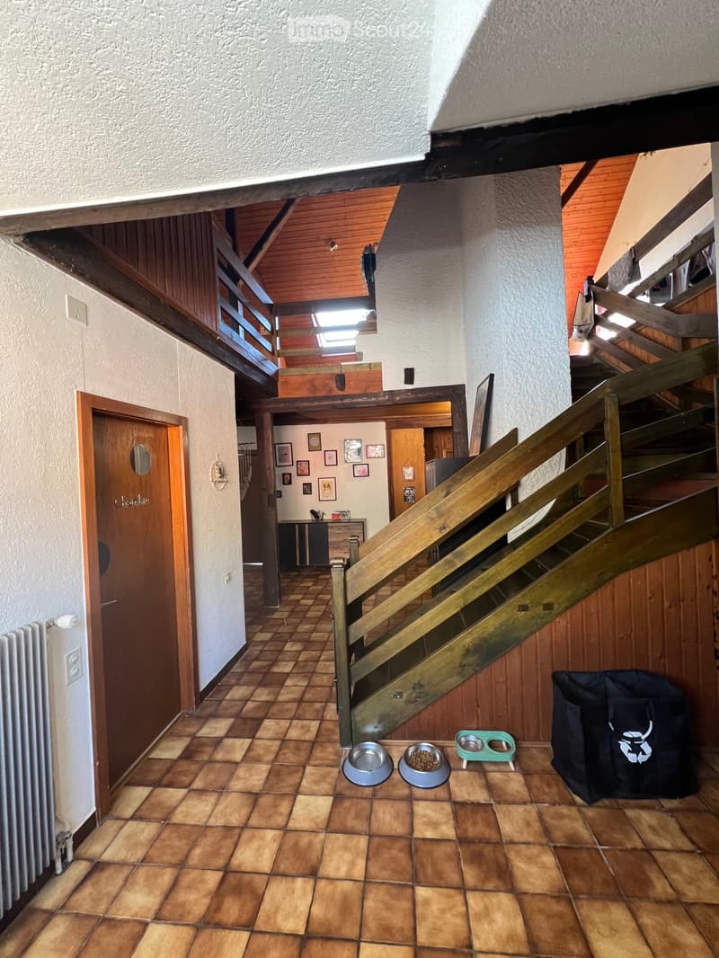Magnifico duplex di 6 locali con fascino in un edificio storico a Le Locle (11)
