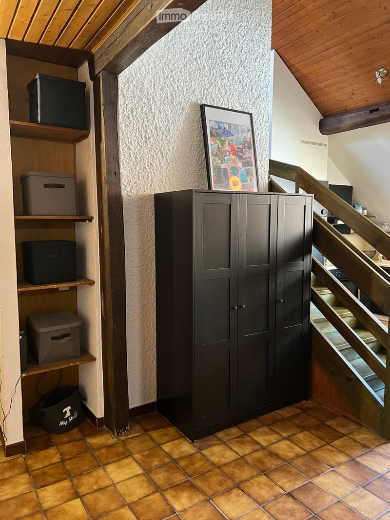 Magnifico duplex di 6 locali con fascino in un edificio storico a Le Locle (9)