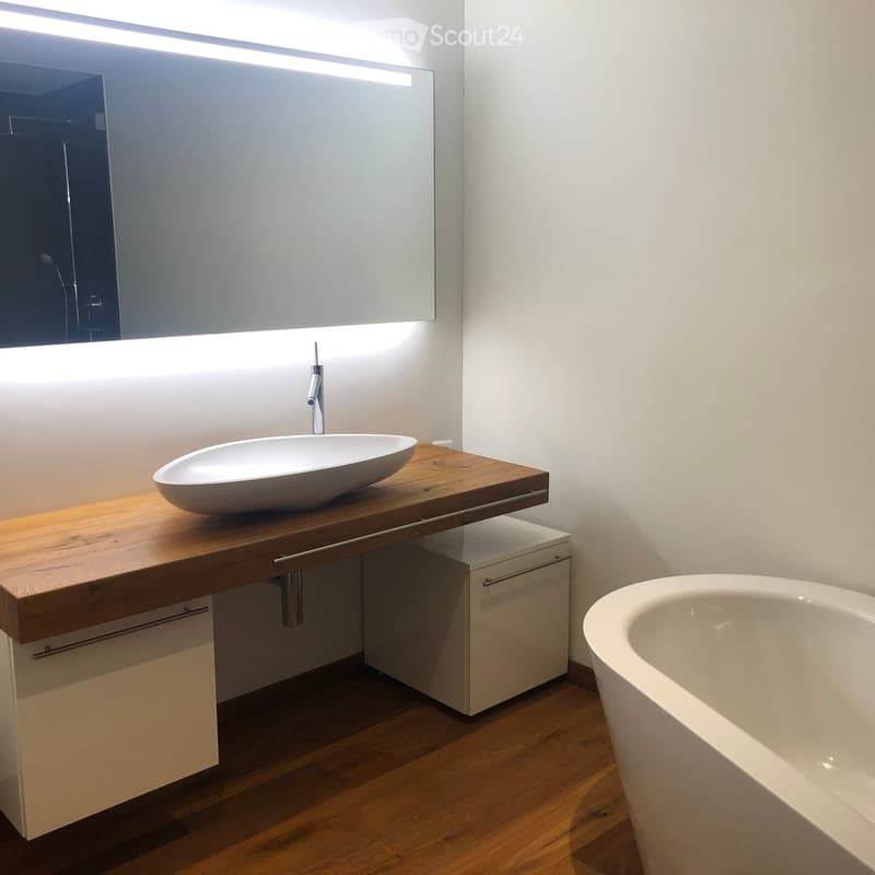 Exklusive 4.5-Zimmer-Maisonette-Wohnung mit Bergpanorama in Scuol (8)