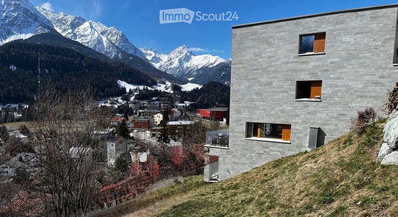 Exklusive 4.5-Zimmer-Maisonette-Wohnung mit Bergpanorama in Scuol (12)
