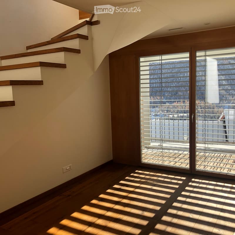 Exklusive 4.5-Zimmer-Maisonette-Wohnung mit Bergpanorama in Scuol (11)