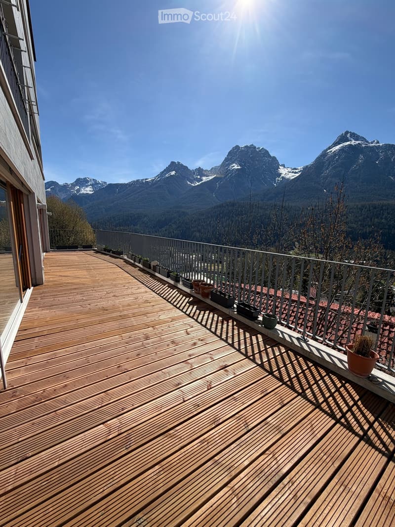Exklusive 4.5-Zimmer-Maisonette-Wohnung mit Bergpanorama in Scuol (1)