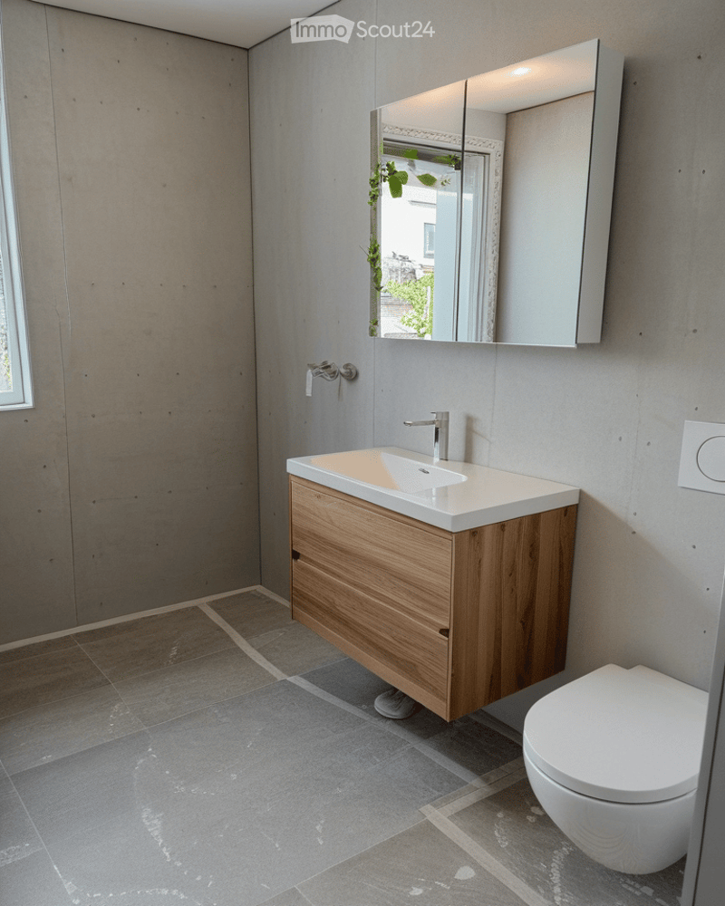 Badezimmer im Rohbau. Was noch fehlt: Glastrennwand, Regendusche, Plättliboden und weisse Wände