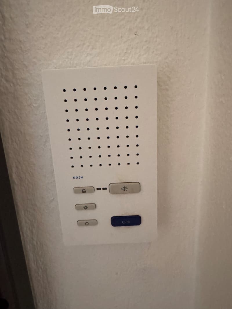 Charmant appartement de 3,5 pièces en mansarde dans un quartier calme de Bösingen (4)