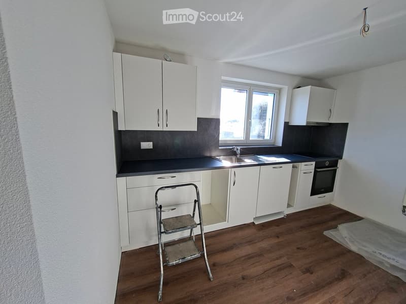 Frisch renovierte 3.5-Zimmer-Wohnung mit Balkon in Treiten (3)