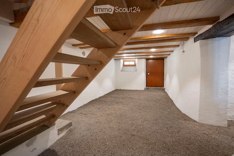 Historic lover's object in Udligenswil with separate attic apartment (26)