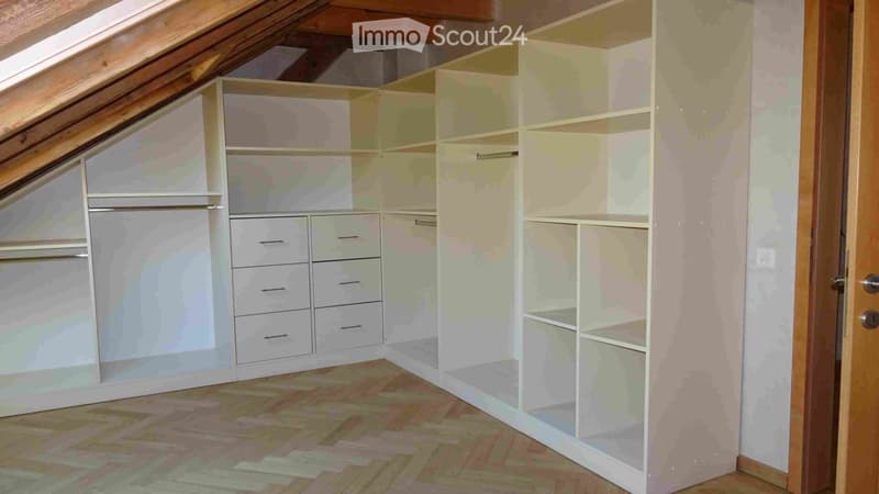 Charmantes 7-Zimmer-Wohnung in Fontaines-sur-Grandson (4)