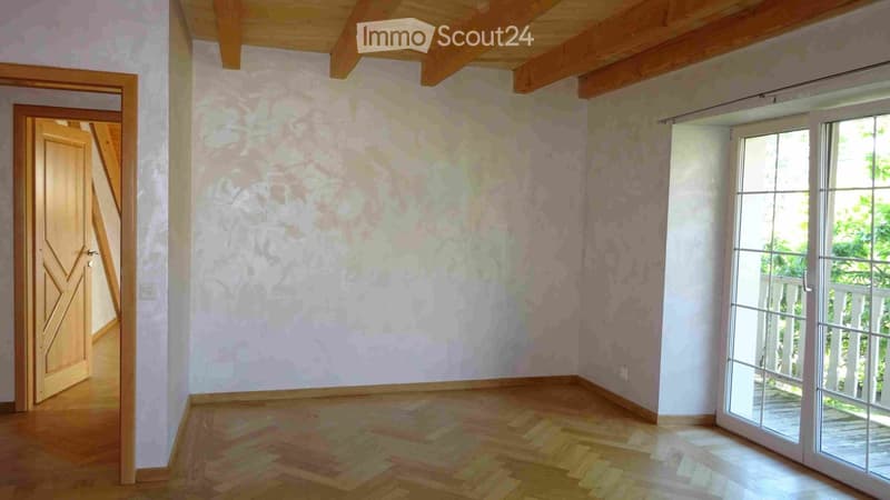 Charmantes 7-Zimmer-Wohnung in Fontaines-sur-Grandson (7)