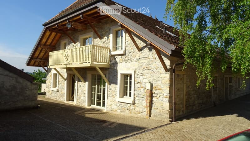 Charmantes 7-Zimmer-Wohnung in Fontaines-sur-Grandson (9)