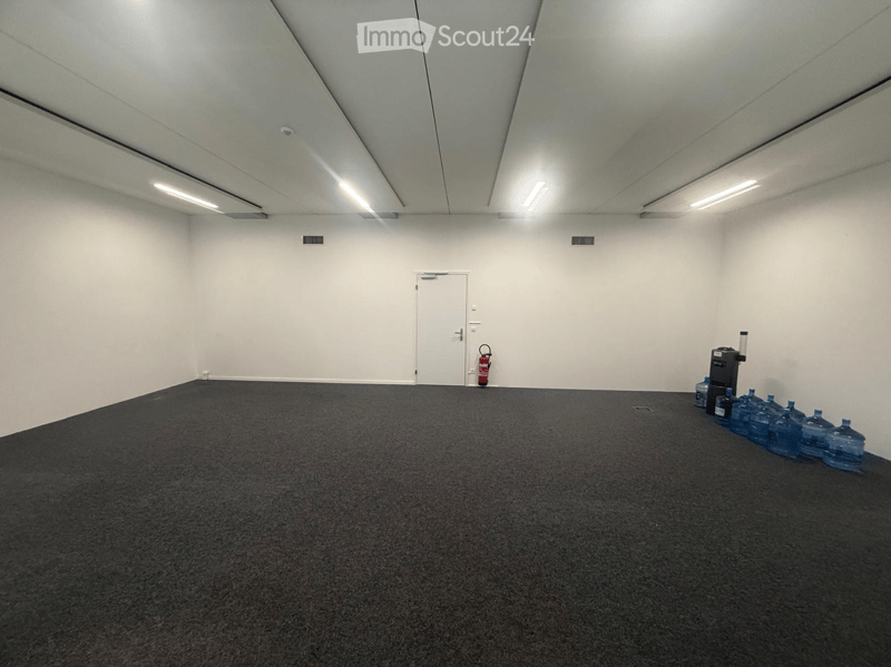 Modern office in Rümlang – available immediately (5)