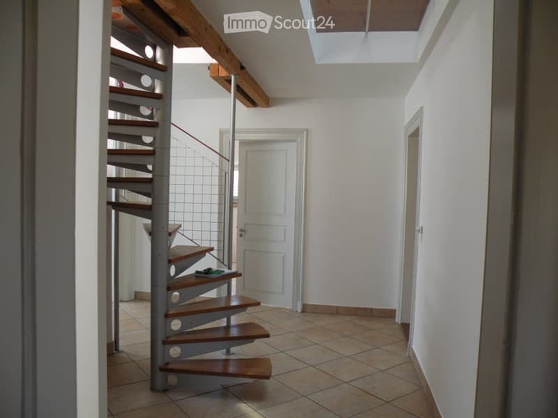 Charmante 3.5-Zimmer-Altbau-Maisonette-Wohnung an privater Strasse (2)