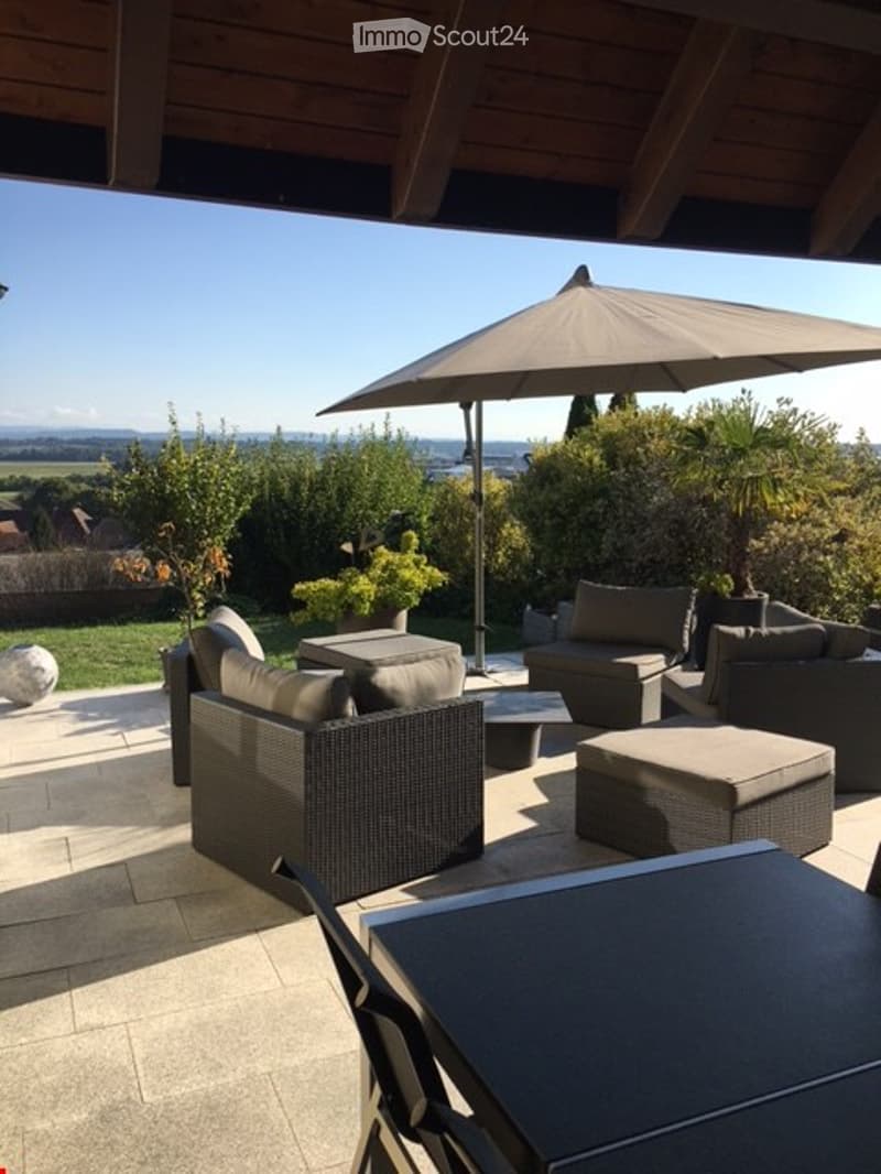 Large single-family house with a dream view (2)