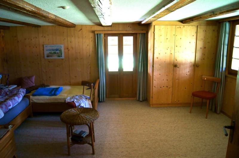 Schlafzimmer 1 mit Balkontüre