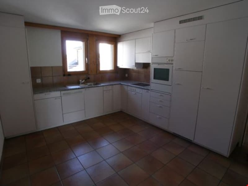 Living in tax-friendly Oberwil (7)
