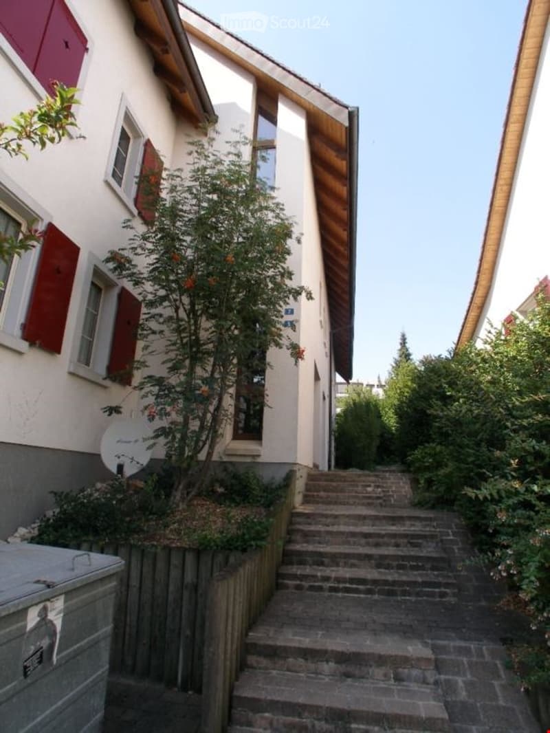 Living in tax-friendly Oberwil (4)