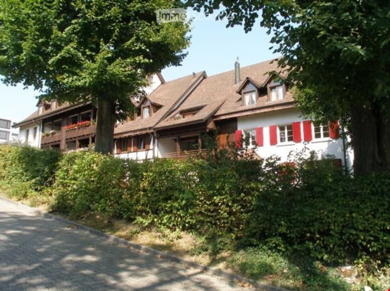 Living in tax-friendly Oberwil (3)