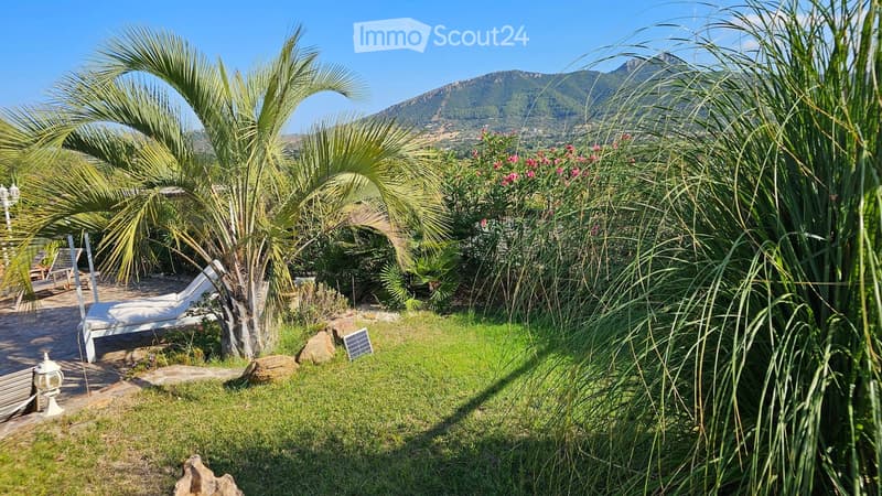 Dreamlike villa with 2 apartments, large pool area, sea view on SARDINIA (5)