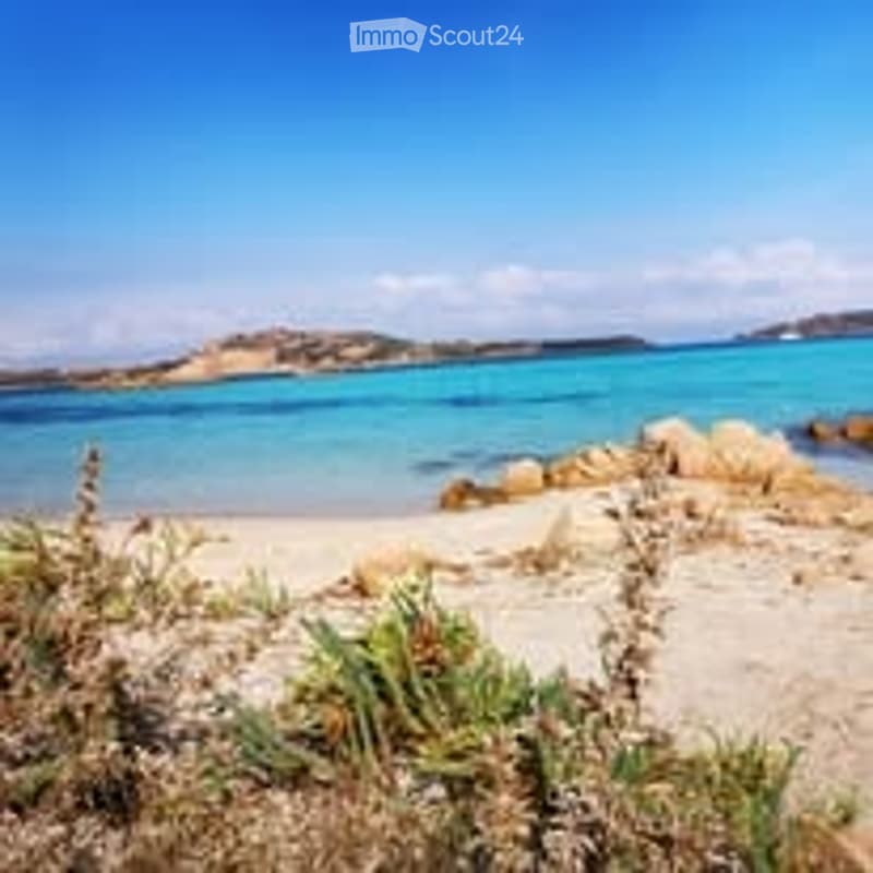 Dreamlike villa with 2 apartments, large pool area, sea view on SARDINIA (2)