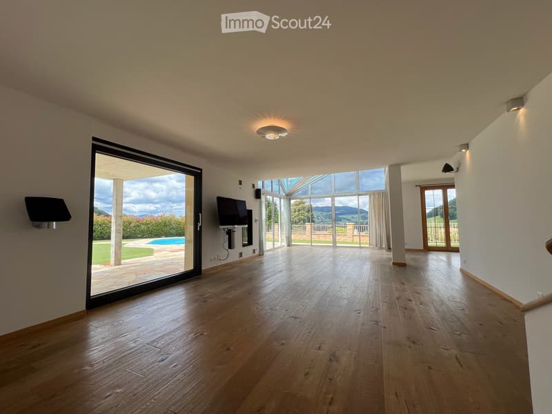 Villa mit prestigeträchtigem Panorama am Gruyère-See (2)