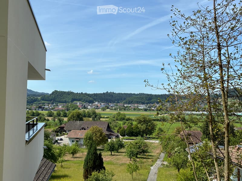 Habiter au bord de la forêt – Première location exclusive d'un appartement 5.5 pièces avec vue sur les Alpes et haut standing (34)