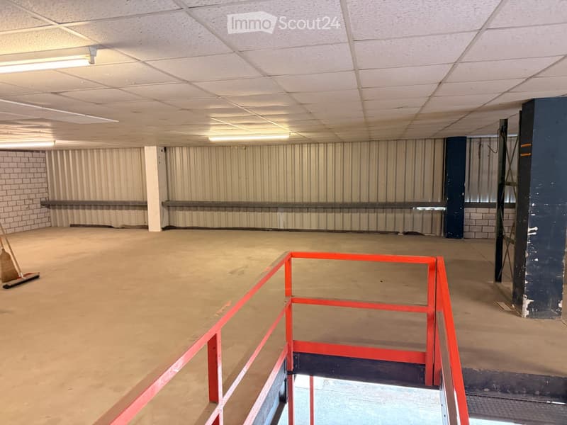 Spazio commerciale e di stoccaggio in affitto a Rüti ZH – 300 m² disponibile immediatamente (3)
