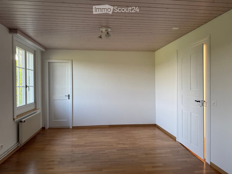 Charmant petit maison avec grand environnement (13)