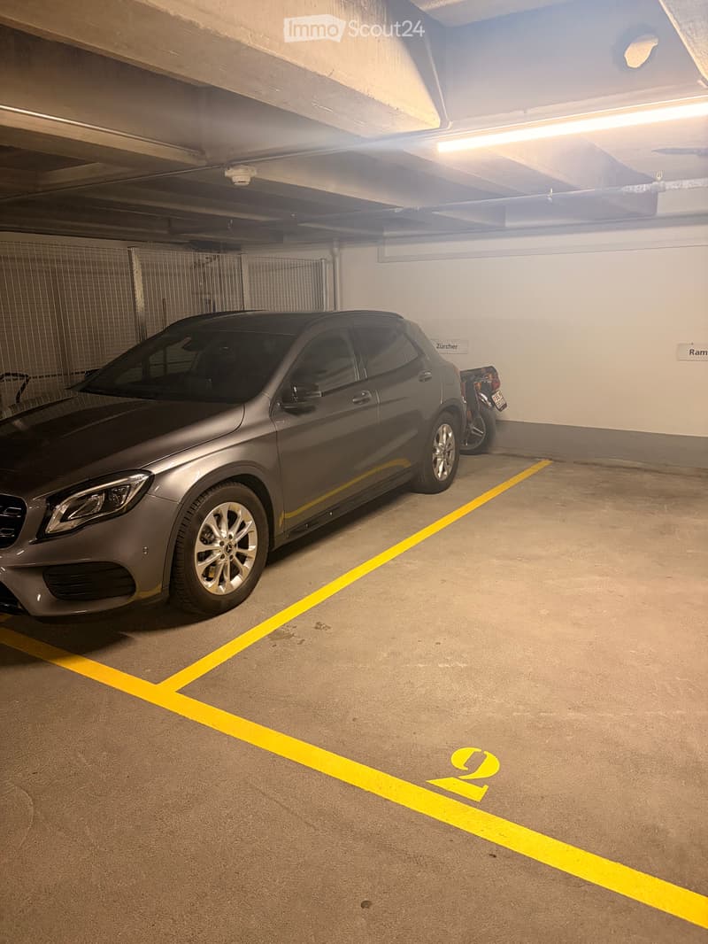 Cercasi inquilino per ampio posto auto vicino alla stazione di Thun (2)