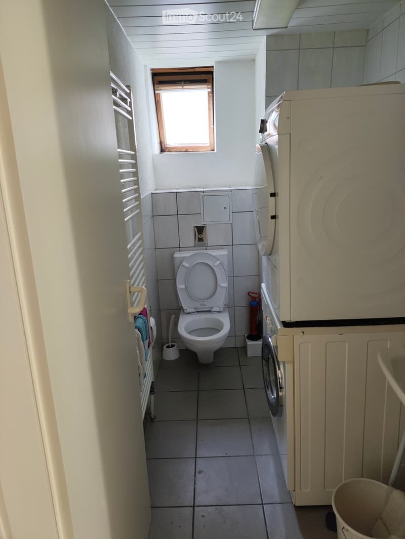 Chambre meublée en colocation au centre-ville de Biel à partir de 740 + 1000,- de dépôt de garantie (5)