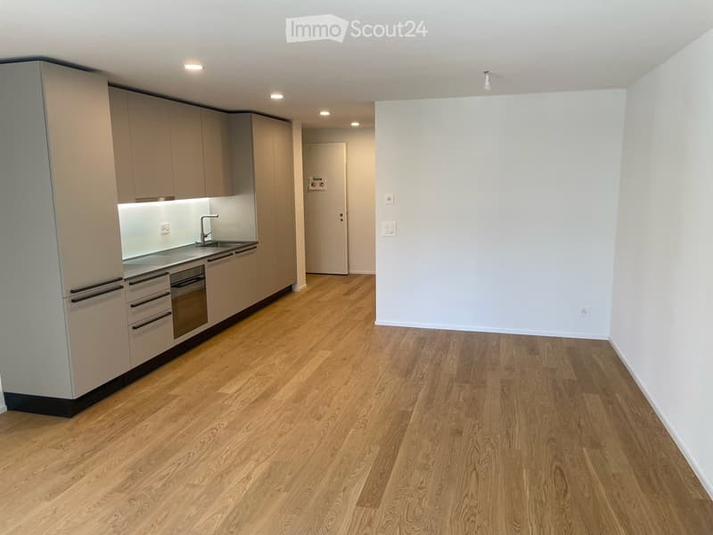 vue cuisine/salle à manger depuis séjour
