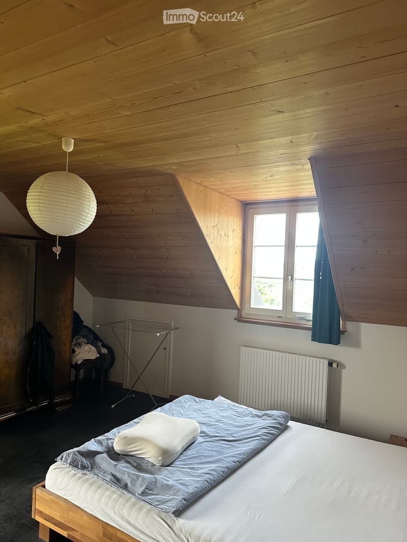 Charmant appartement de 3,5 pièces en mansarde à Neuenegg (3)